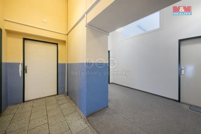 Pronájem kanceláře, Louny, Mírové náměstí, 18 m2