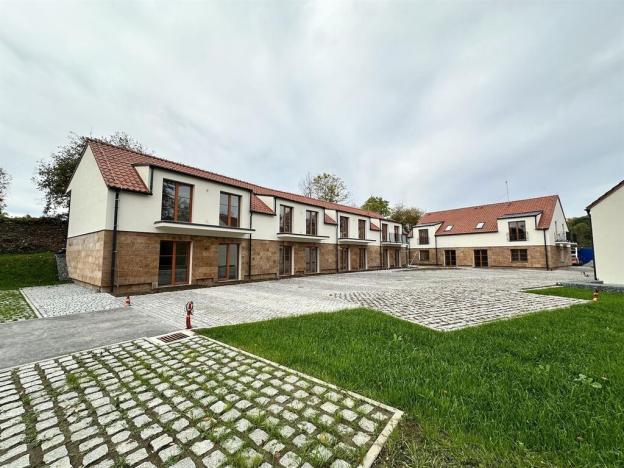 Prodej bytu 1+kk, Praha, Kuťatská, 47 m2