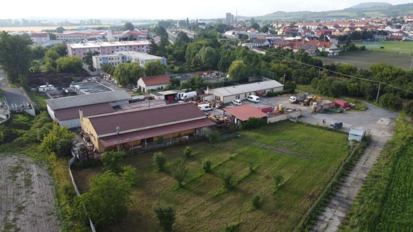 Prodej výrobních prostor, Mikulov, 4954 m2