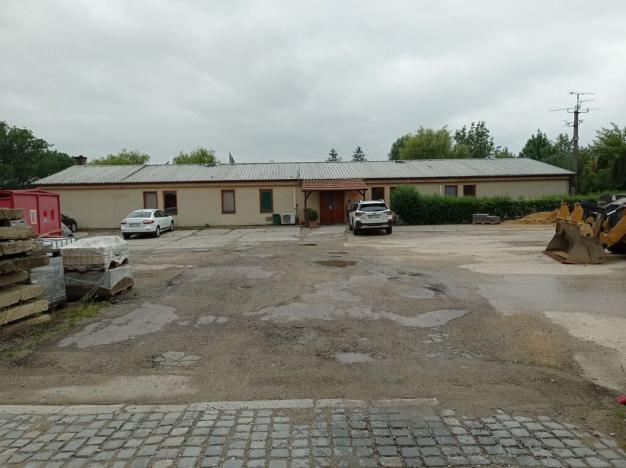 Prodej výrobních prostor, Mikulov, 4954 m2