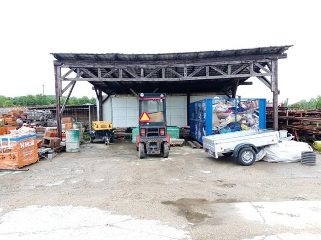 Prodej výrobních prostor, Mikulov, 4954 m2