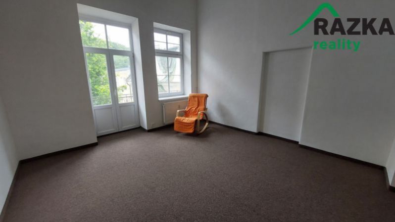 Pronájem kanceláře, Mariánské Lázně, Lidická, 21 m2