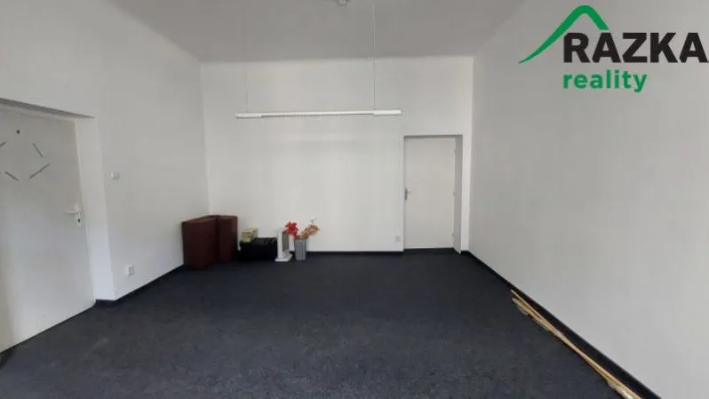 Pronájem kanceláře, Mariánské Lázně, Lidická, 21 m2