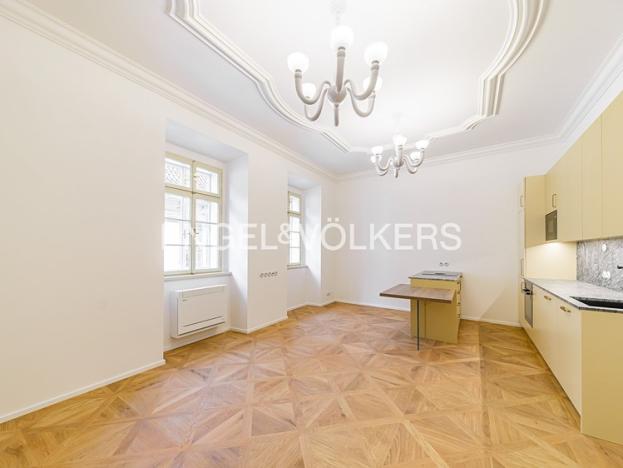 Pronájem bytu 1+kk, Praha - Malá Strana, Nosticova, 39 m2