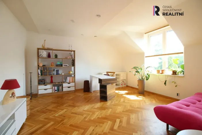 Prodej rodinného domu, Hlohovec, Lednická, 705 m2