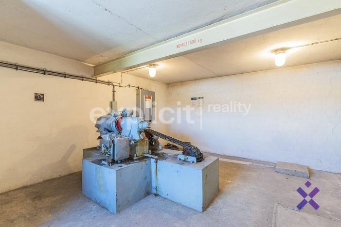 Prodej výrobních prostor, Uherský Brod, Vazová, 1990 m2