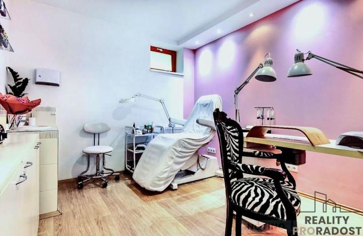 Prodej obchodního prostoru, Praha - Žižkov, Jeseniova, 107 m2