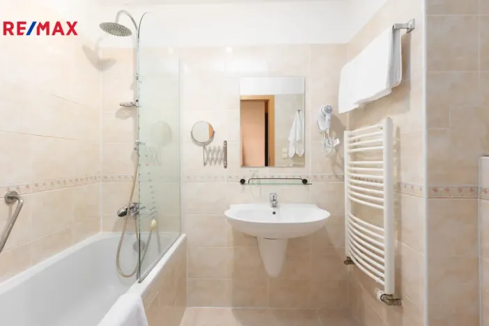 Prodej ubytování, Karlovy Vary, Na Vyhlídce, 1580 m2