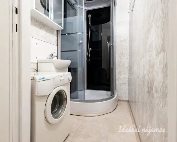 Pronájem bytu 1+1, Praha - Troja, Mazurská, 31 m2