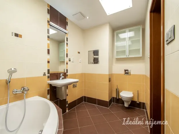 Pronájem bytu 4+kk, Praha - Záběhlice, Mattioliho, 100 m2