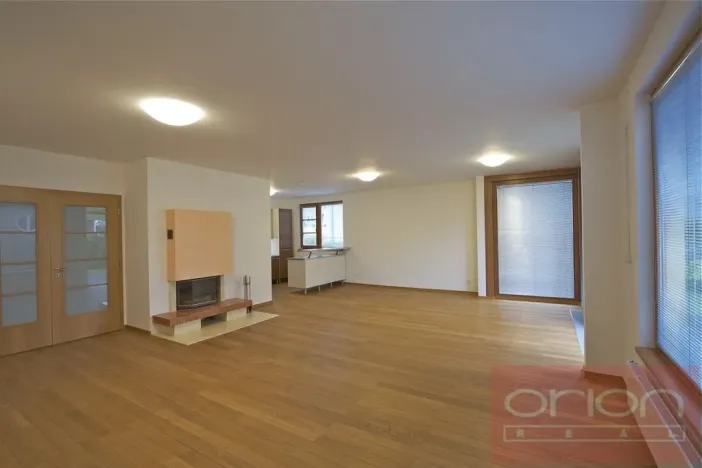 Pronájem rodinného domu, Praha - Jinonice, U dětského hřiště, 350 m2