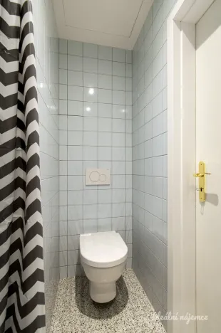 Pronájem bytu 1+kk, Praha - Karlín, Hybešova, 33 m2