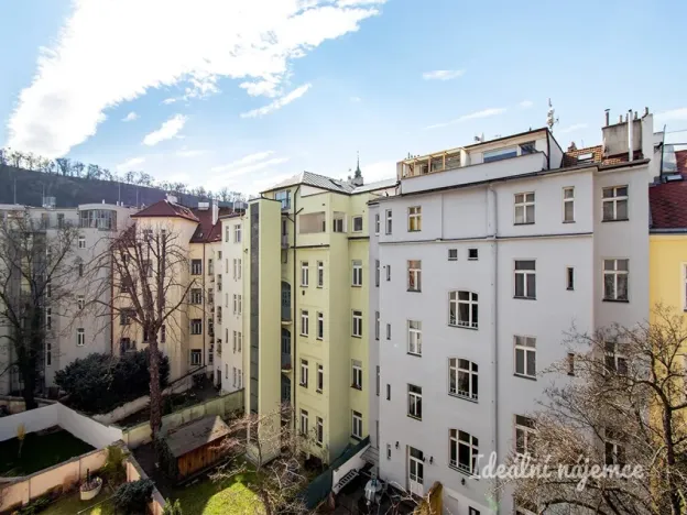 Pronájem bytu 1+kk, Praha - Karlín, Hybešova, 33 m2