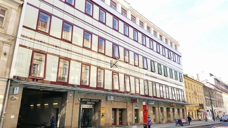 Pronájem kanceláře, Praha - Karlín, Sokolovská, 503 m2