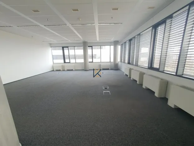 Pronájem kanceláře, Praha - Prosek, Prosecká, 303 m2