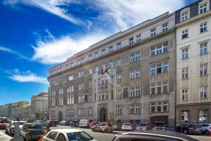Pronájem kanceláře, Praha - Nové Město, Opletalova, 139 m2