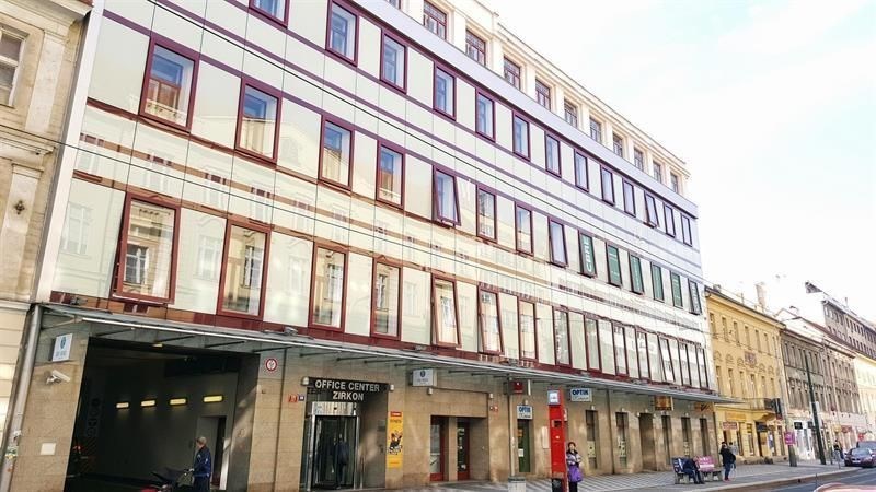 Pronájem kanceláře, Praha - Karlín, Sokolovská, 321 m2