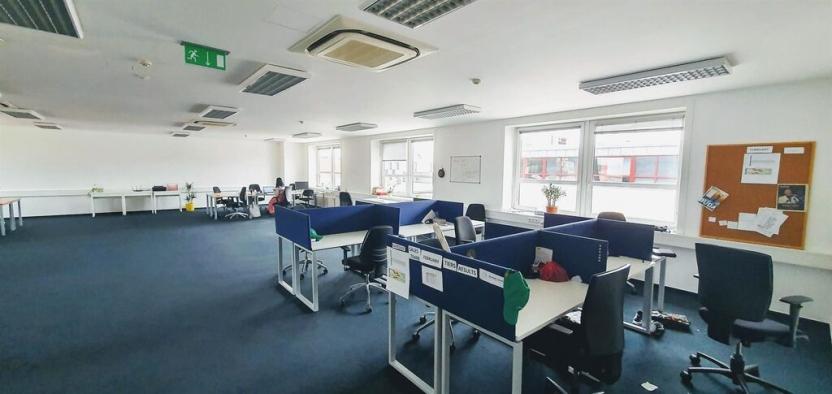 Pronájem kanceláře, Praha - Karlín, Sokolovská, 321 m2