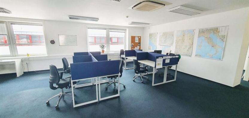 Pronájem kanceláře, Praha - Karlín, Sokolovská, 321 m2