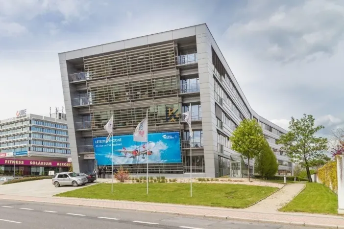 Pronájem kanceláře, Praha - Vokovice, Evropská, 2200 m2