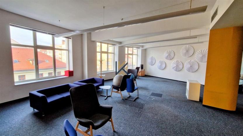 Pronájem kanceláře, Praha - Karlín, Thámova, 884 m2