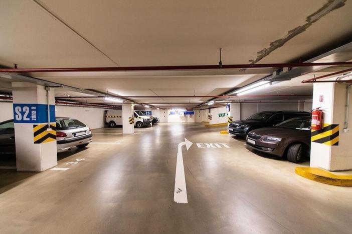 Pronájem kanceláře, Praha - Karlín, Ke Štvanici, 1330 m2