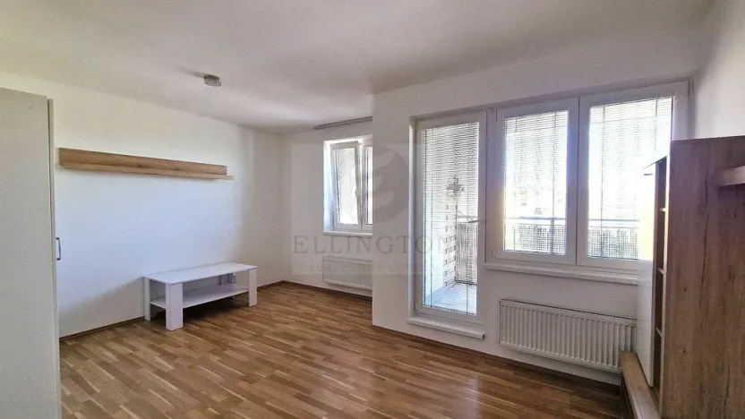 Pronájem bytu 1+kk, Klecany, V Honech, 35 m2