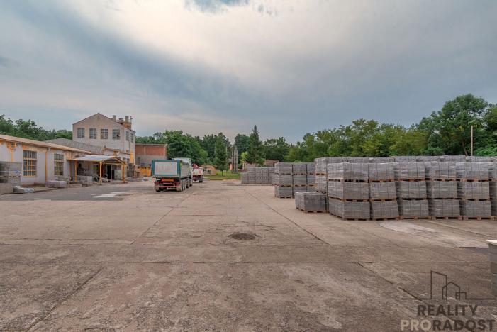 Prodej výrobních prostor, Moravský Krumlov, Pod Leskounem, 2555 m2