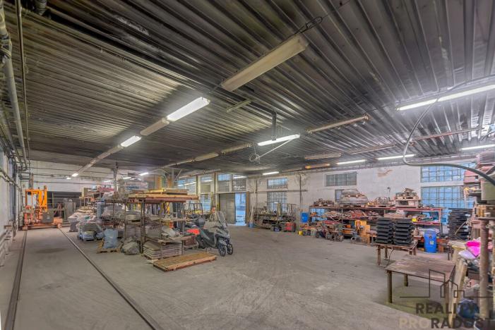 Prodej výrobních prostor, Moravský Krumlov, Pod Leskounem, 2555 m2