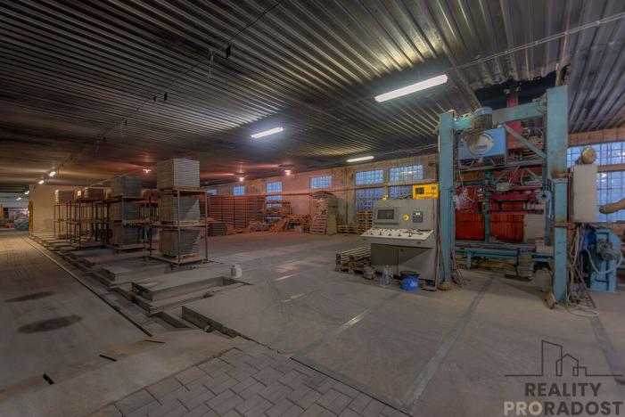 Prodej výrobních prostor, Moravský Krumlov, Pod Leskounem, 2555 m2