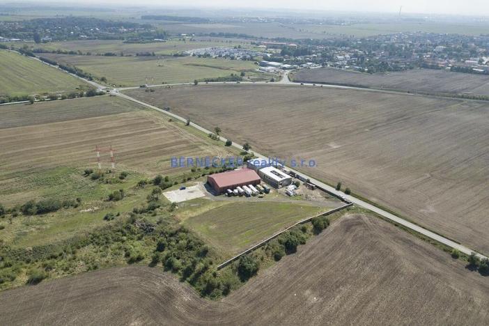 Prodej komerčního pozemku, Bašť, 4869 m2