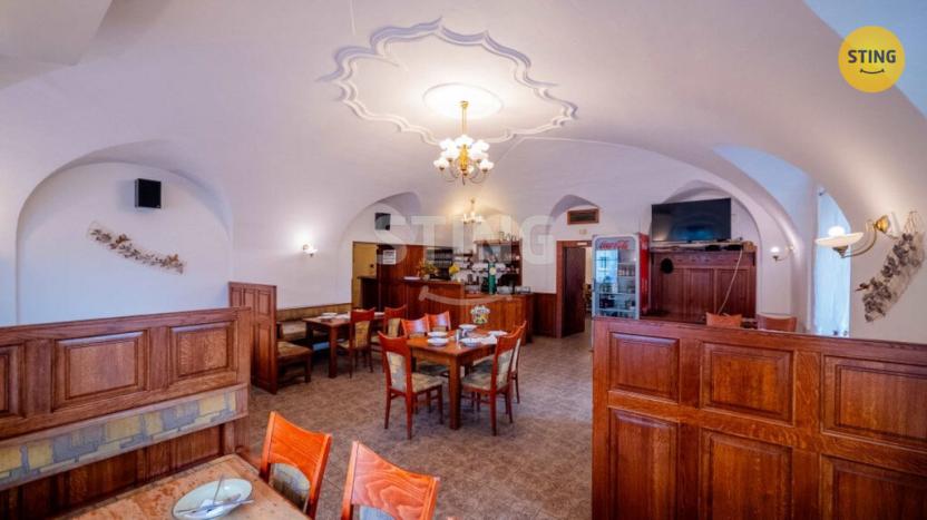 Prodej restaurace, Paskov, Náměstí, 500 m2
