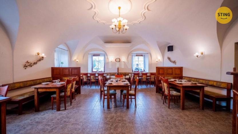 Prodej restaurace, Paskov, Náměstí, 500 m2