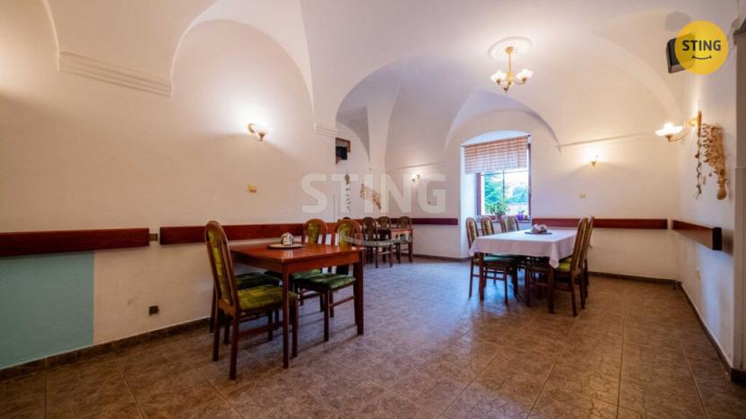 Prodej restaurace, Paskov, Náměstí, 500 m2