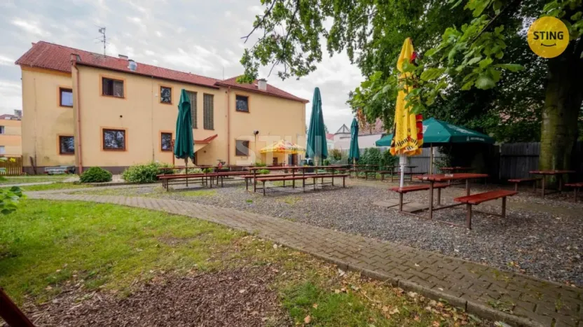 Prodej restaurace, Paskov, Náměstí, 500 m2