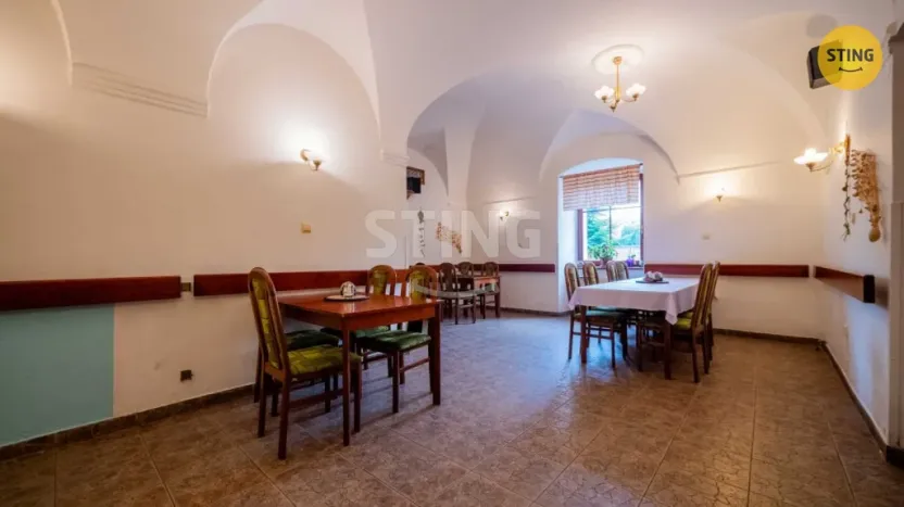 Prodej restaurace, Paskov, Náměstí, 500 m2