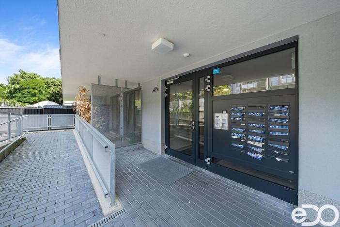 Prodej bytu 2+kk, Praha - Hrdlořezy, Mezilehlá, 53 m2