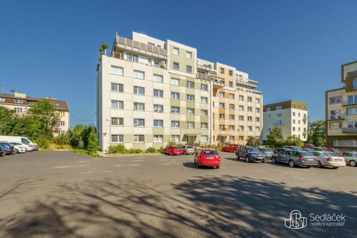 Prodej bytu 1+1, Karlovy Vary - Bohatice, Dubová, 30 m2