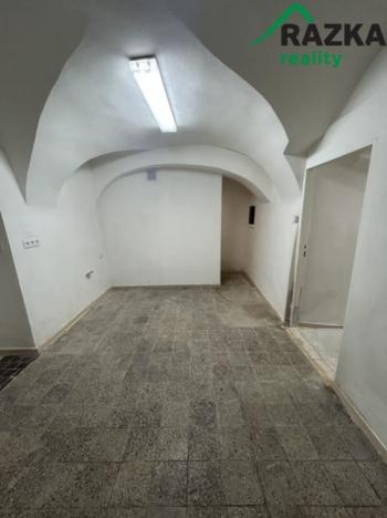 Pronájem obchodního prostoru, Planá, nám. Svobody, 65 m2