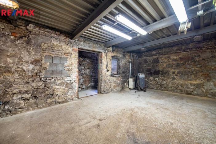 Prodej obchodního prostoru, Karlovy Vary, Svahová, 446 m2