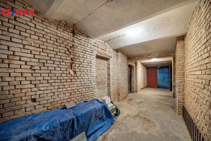 Prodej obchodního prostoru, Karlovy Vary, Svahová, 446 m2