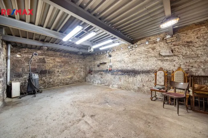 Prodej obchodního prostoru, Karlovy Vary, Svahová, 446 m2