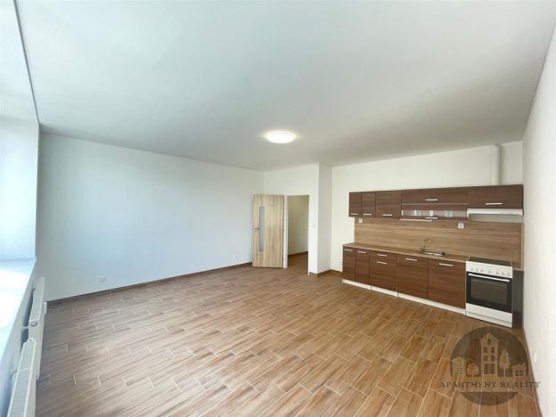 Pronájem bytu 1+kk, Praha - Vysočany, Na Harfě, 36 m2