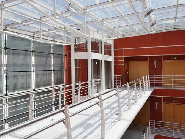 Pronájem kanceláře, Praha - Karlín, Křižíkova, 940 m2