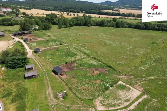 Prodej komerčního pozemku, Třebušín, 225295 m2