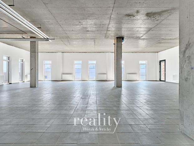 Prodej obchodního prostoru, Znojmo, Kosmákova, 216 m2