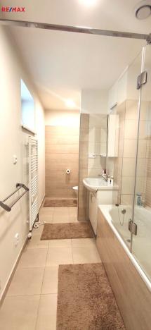 Pronájem bytu 2+kk, Bruntál, nám. Míru, 70 m2