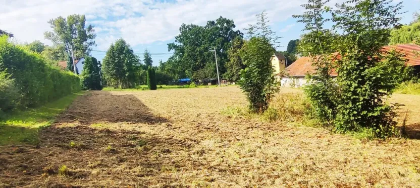 Prodej pozemku pro bydlení, Polouvsí, 2477 m2