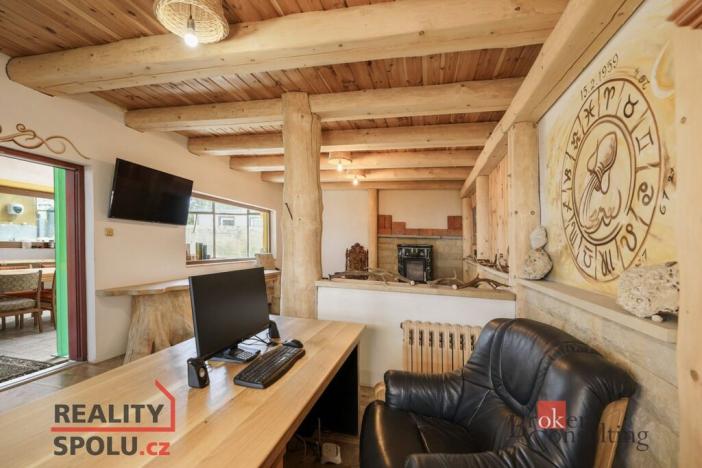 Prodej komerční nemovitosti, Doksy, Valdštejnská, 498 m2