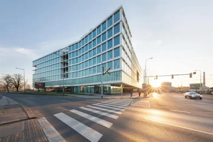 Pronájem kanceláře, Praha - Holešovice, Plynární, 648 m2
